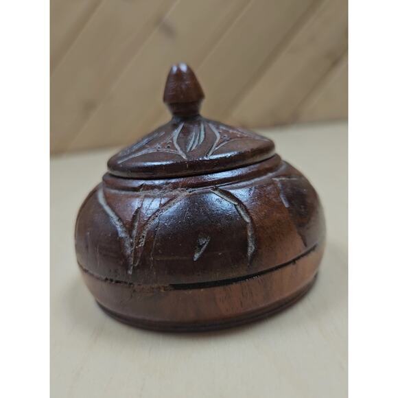 Vtg Carved Wood Trinket Handmade / Crafted Jewelry Box Storage Flower Design - Picture 1 of 8